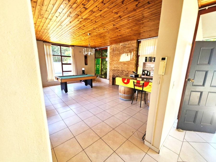 5 Bedroom Property for Sale in Vierlanden Western Cape